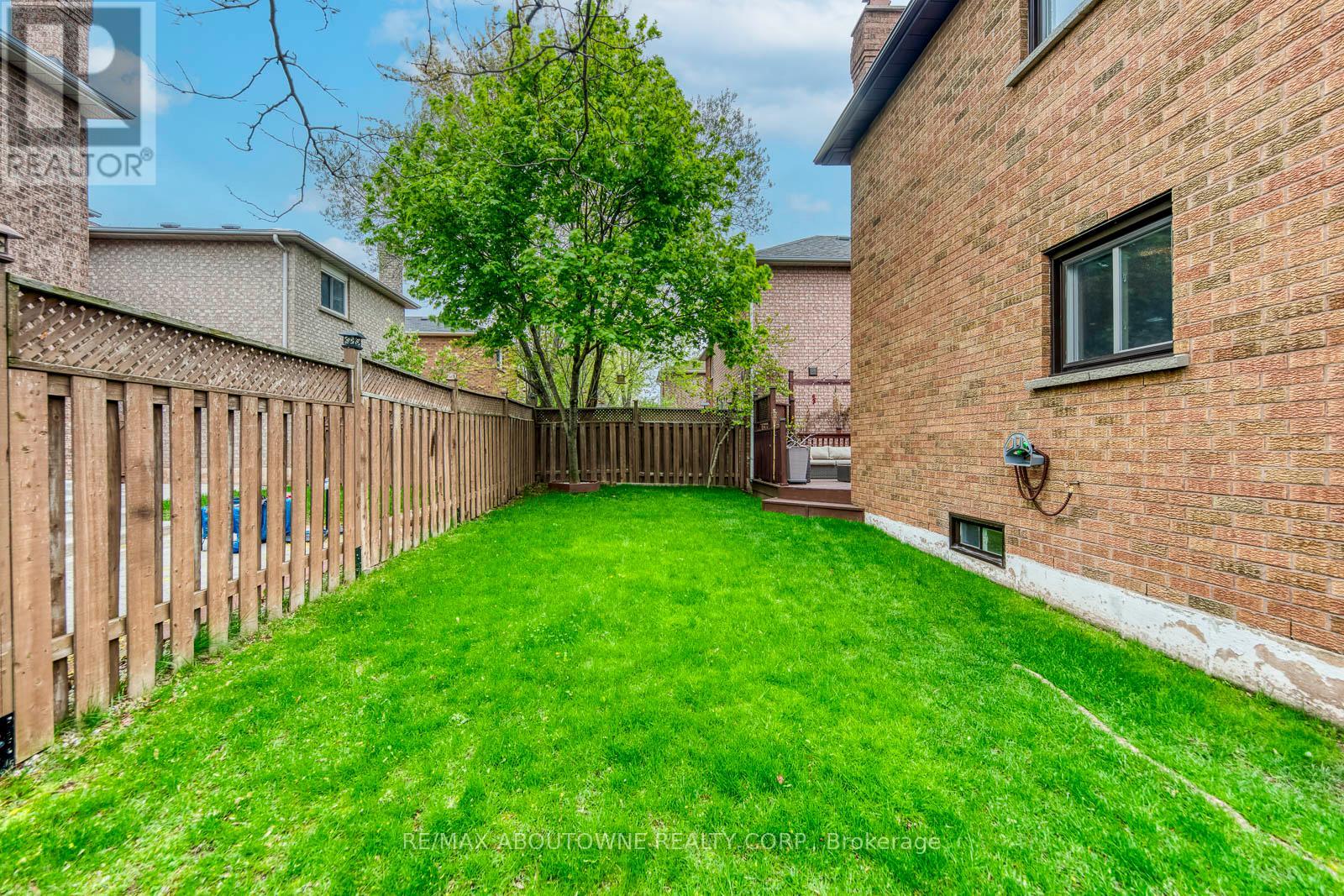 1209 OLD OAK DRIVE - 39