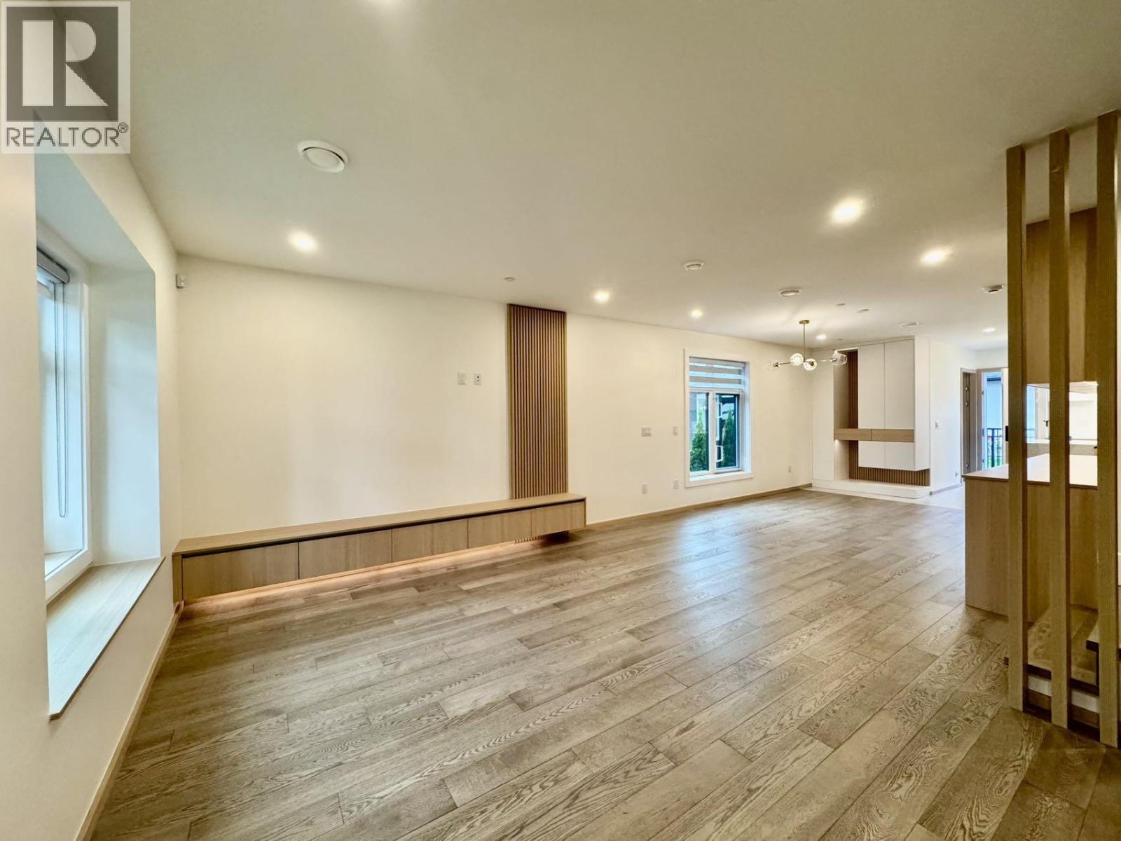 5216 RUPERT STREET — photo 2