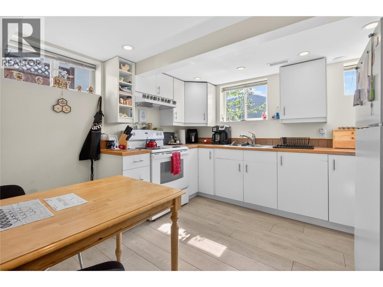 902 Gore Street - 27