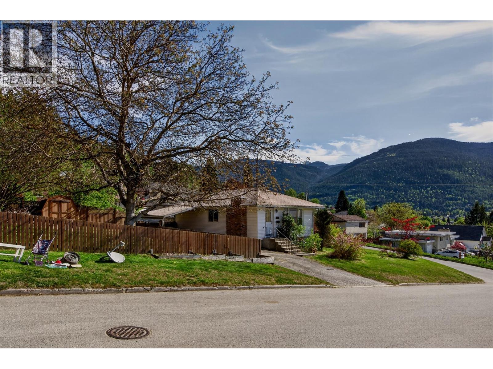 902 Gore Street - 4
