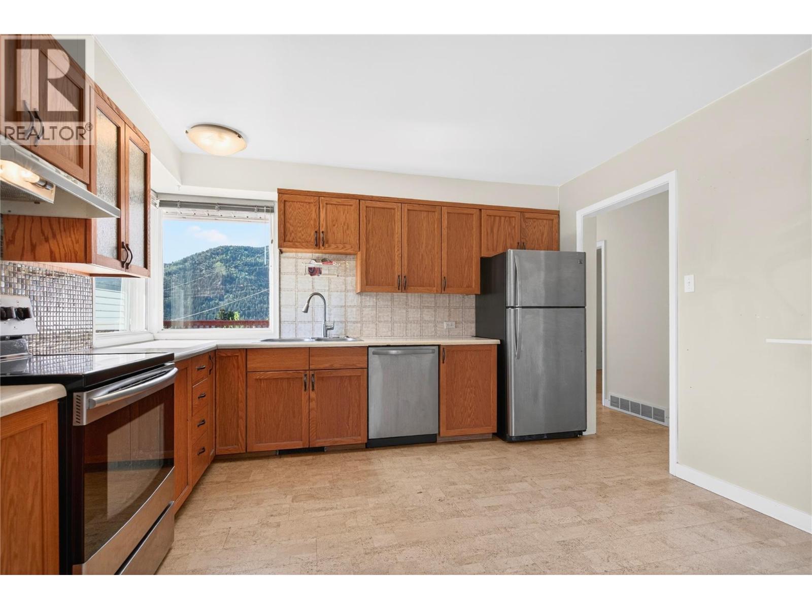 902 Gore Street - 18