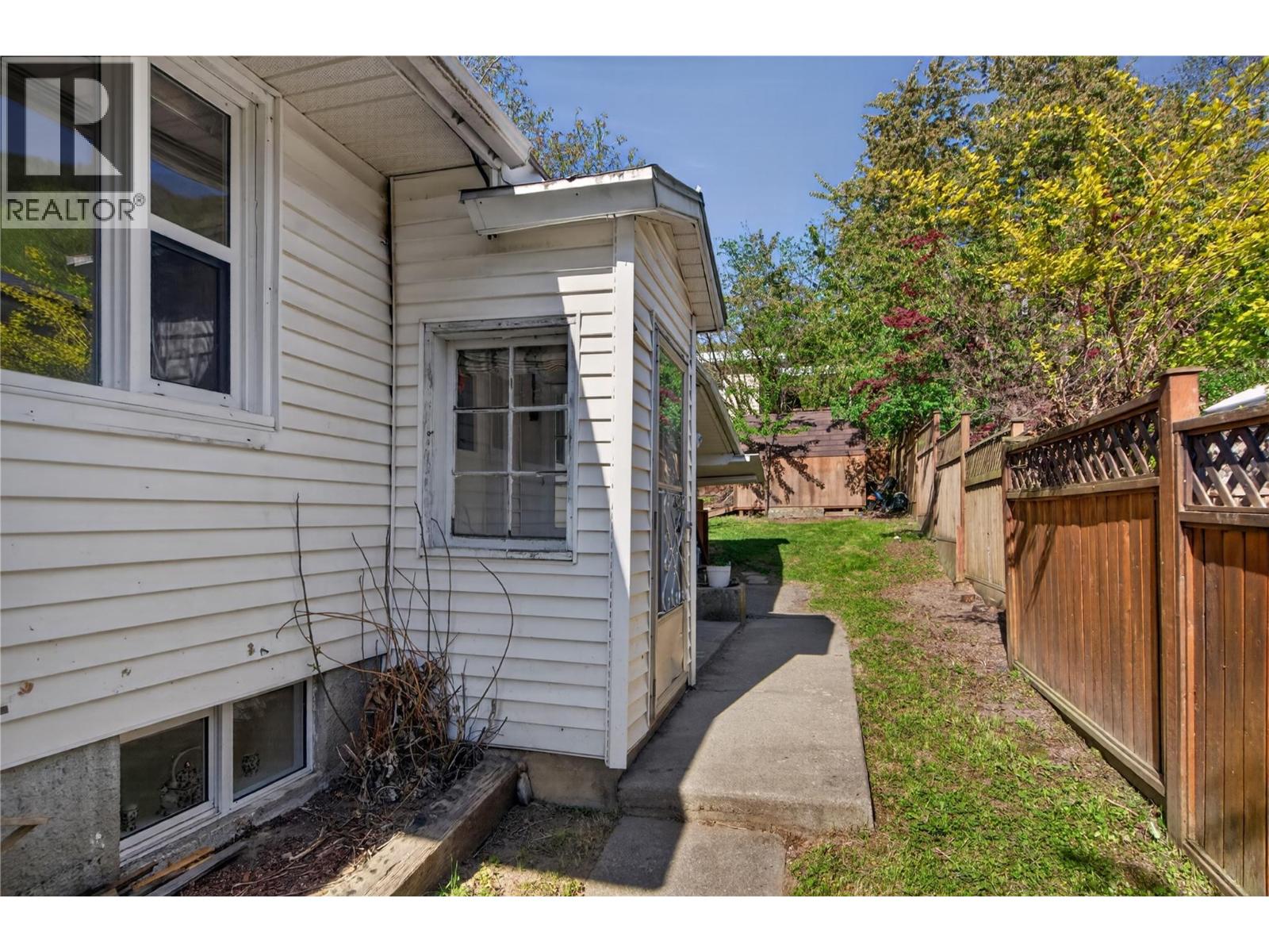 902 Gore Street - 24