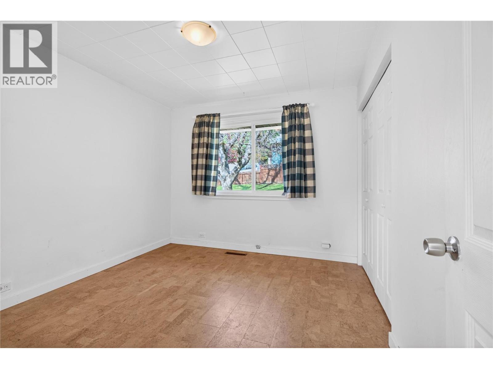 902 Gore Street - 21