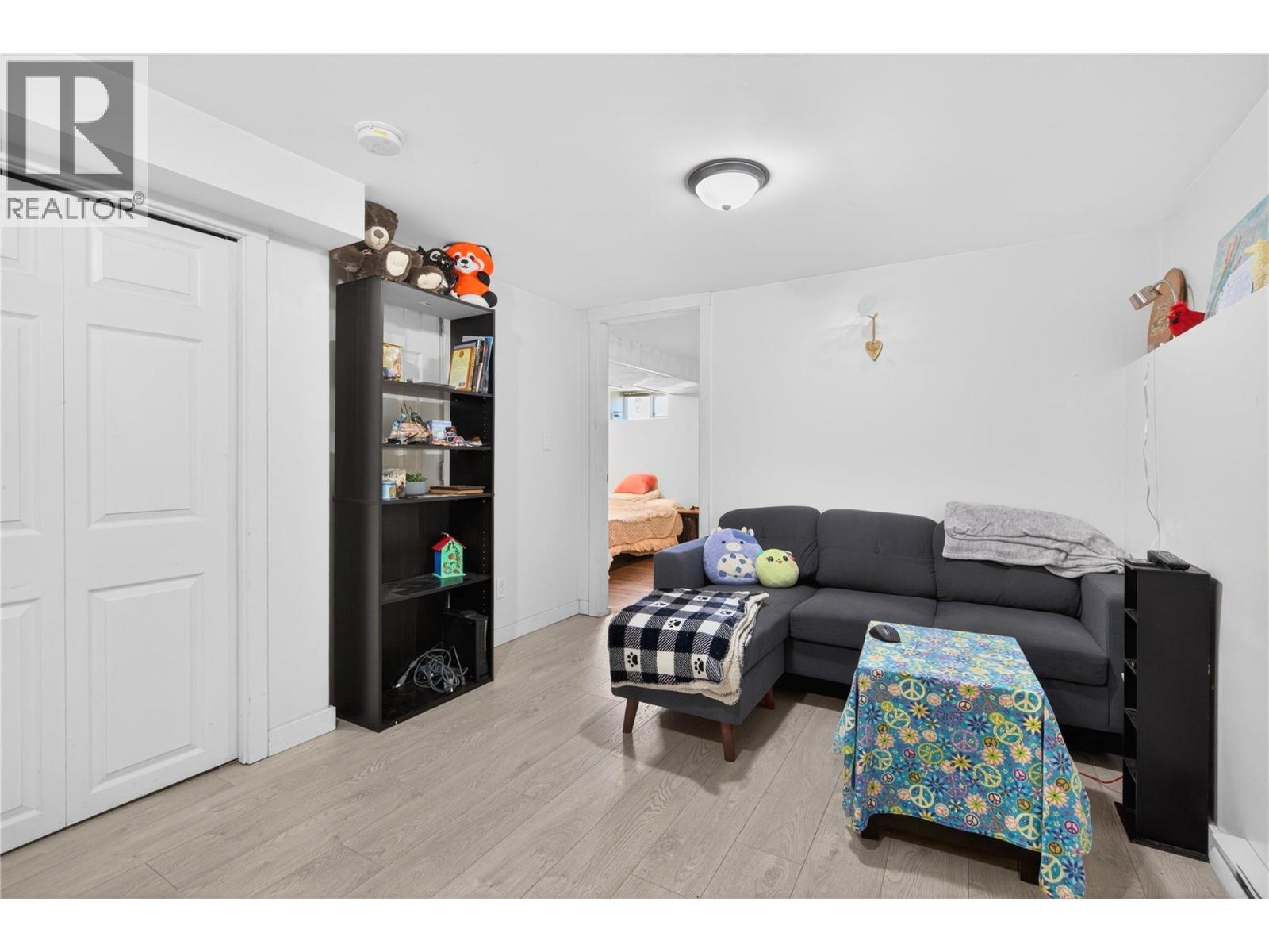 902 Gore Street - 34