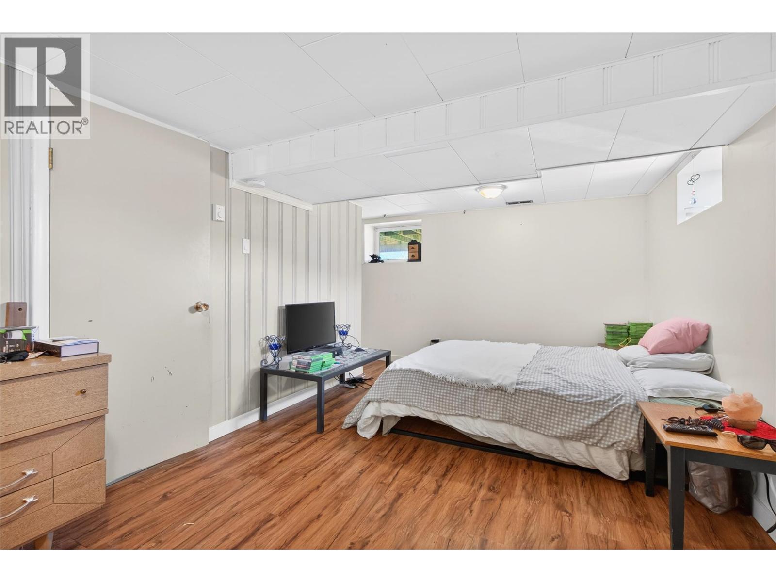 902 Gore Street - 35