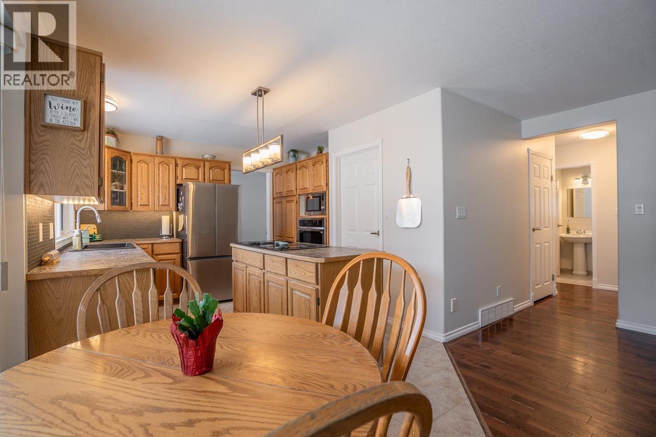 5663 HORSE LAKE ROAD - 14