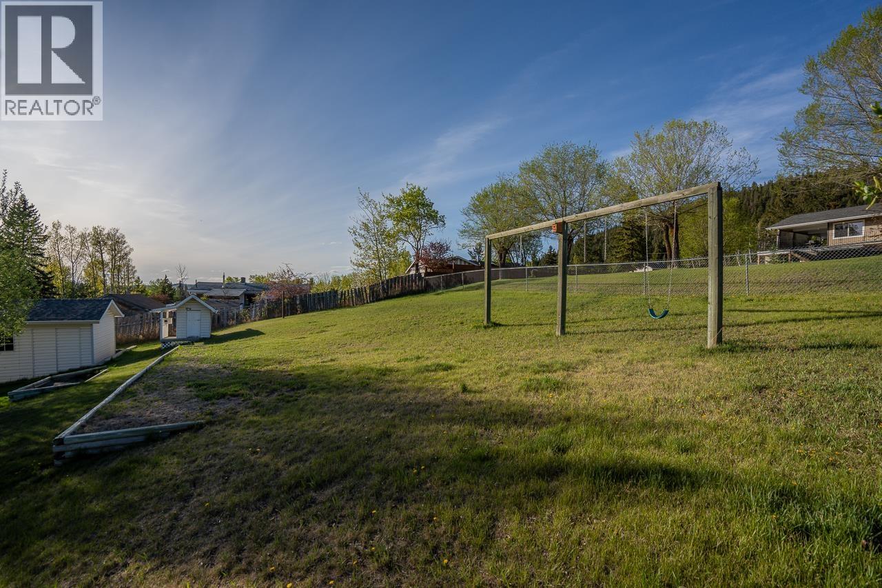 5663 HORSE LAKE ROAD - 39