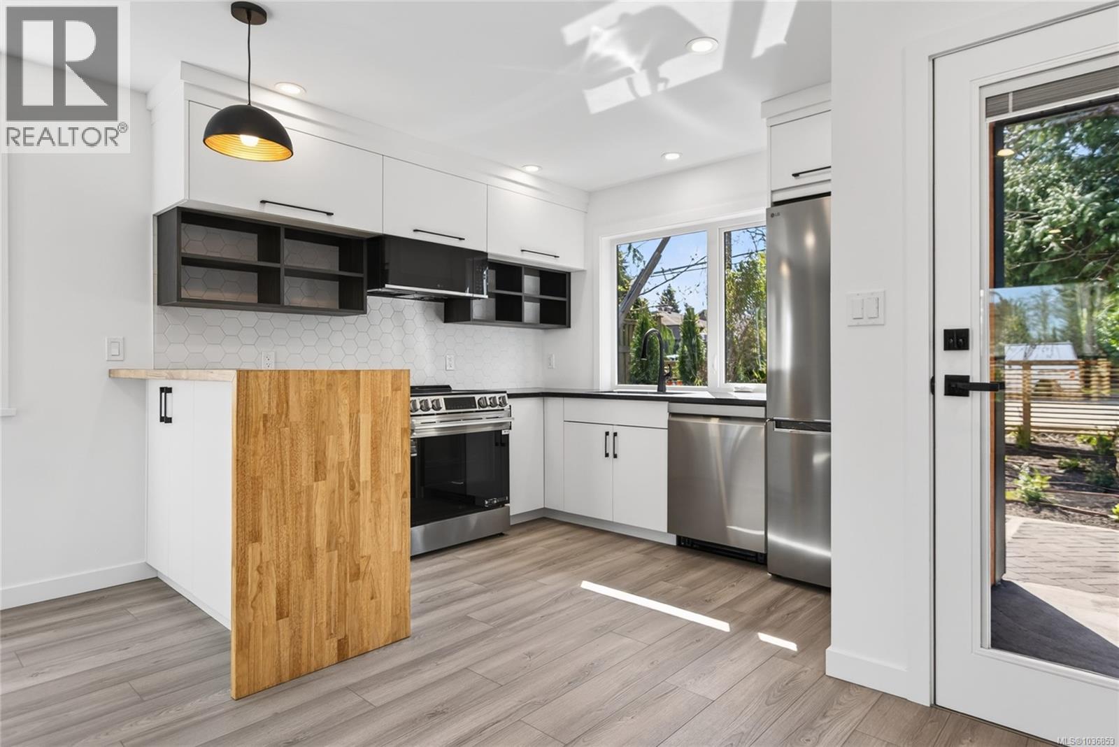 #2 1590 Piercy Ave - 7