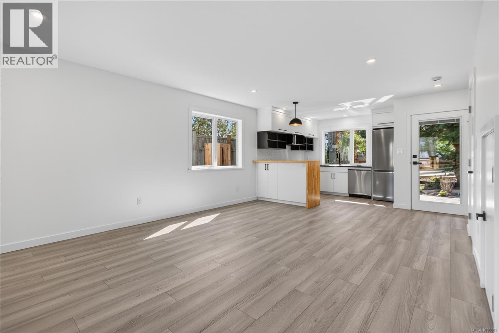 #2 1590 Piercy Ave - 13
