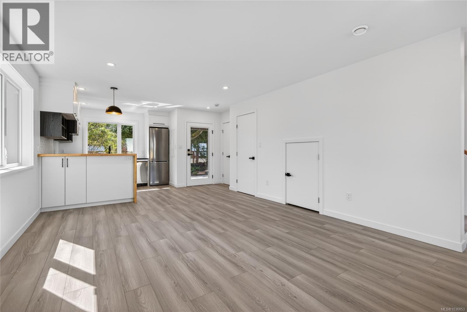 #2 1590 Piercy Ave - 12