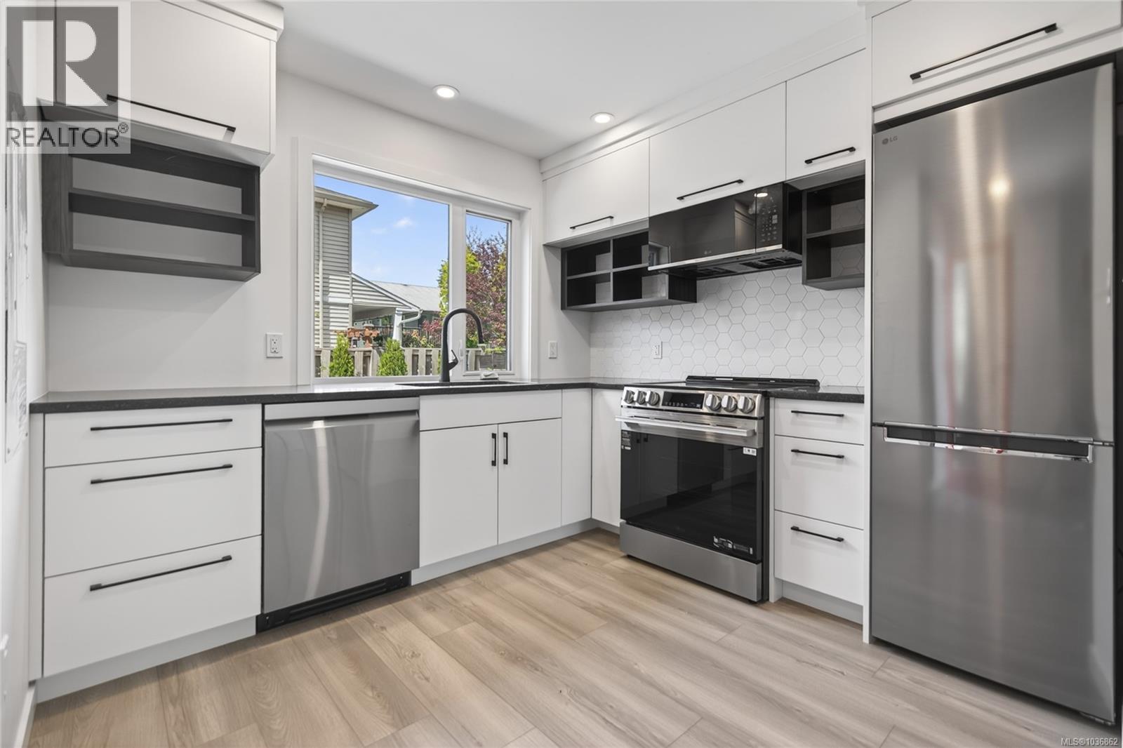 #4 1590 Piercy Ave - 7