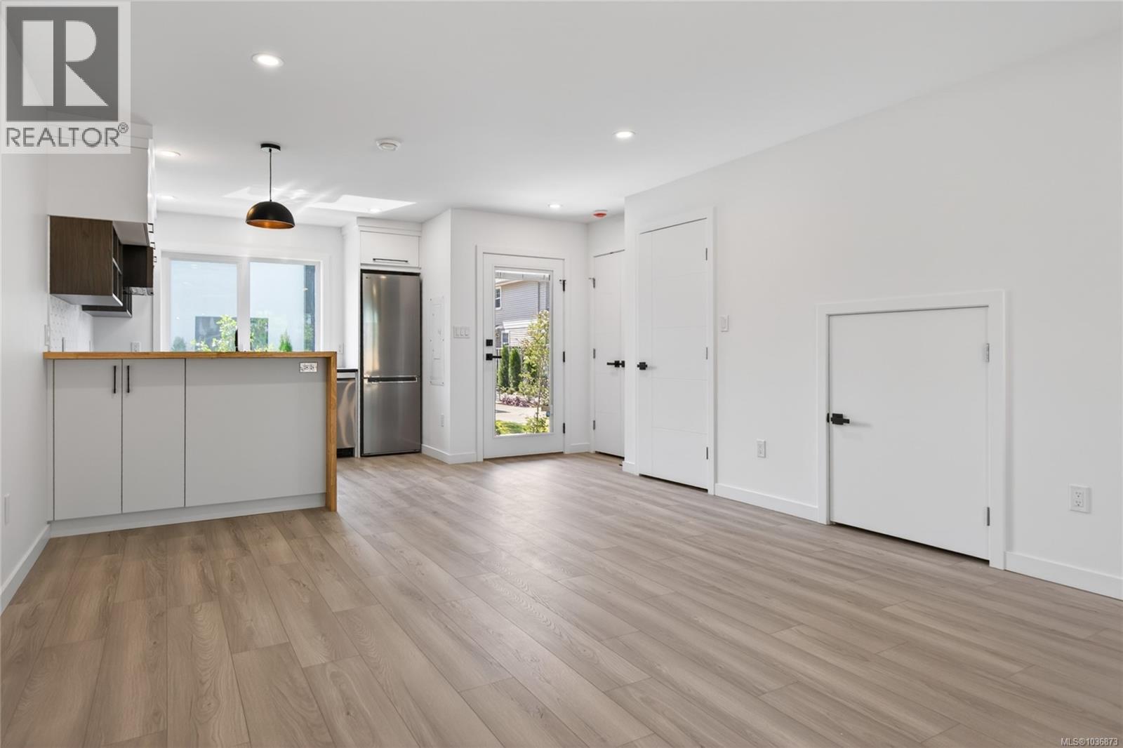 #8 1590 Piercy Ave - 6