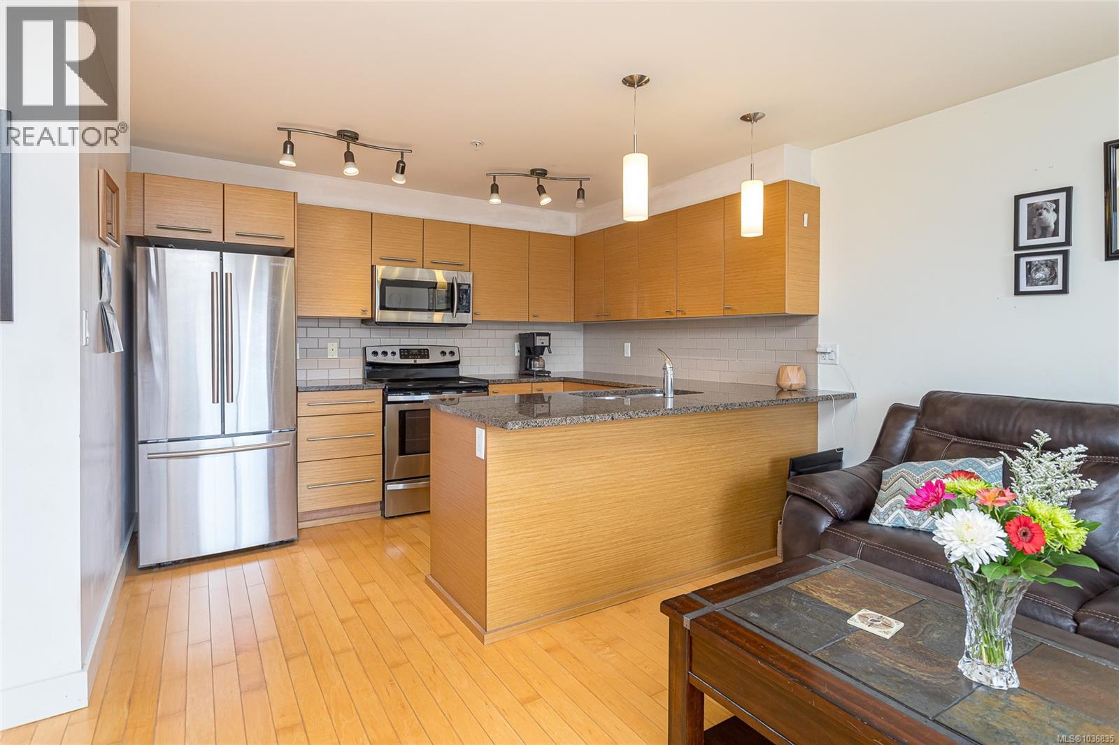 216 1315 Esquimalt Road, Esquimalt