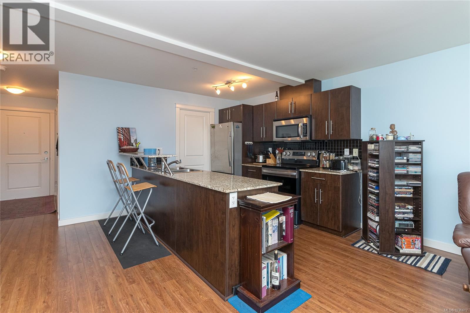 313 1405 Esquimalt Road, Esquimalt