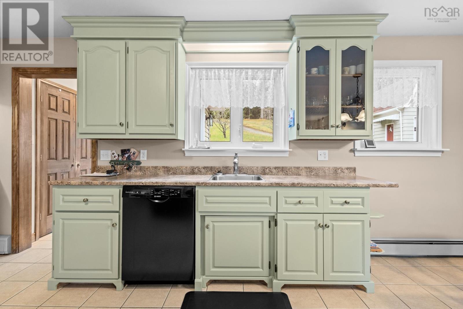 Property 22 of 49 of 6054 Highway 1