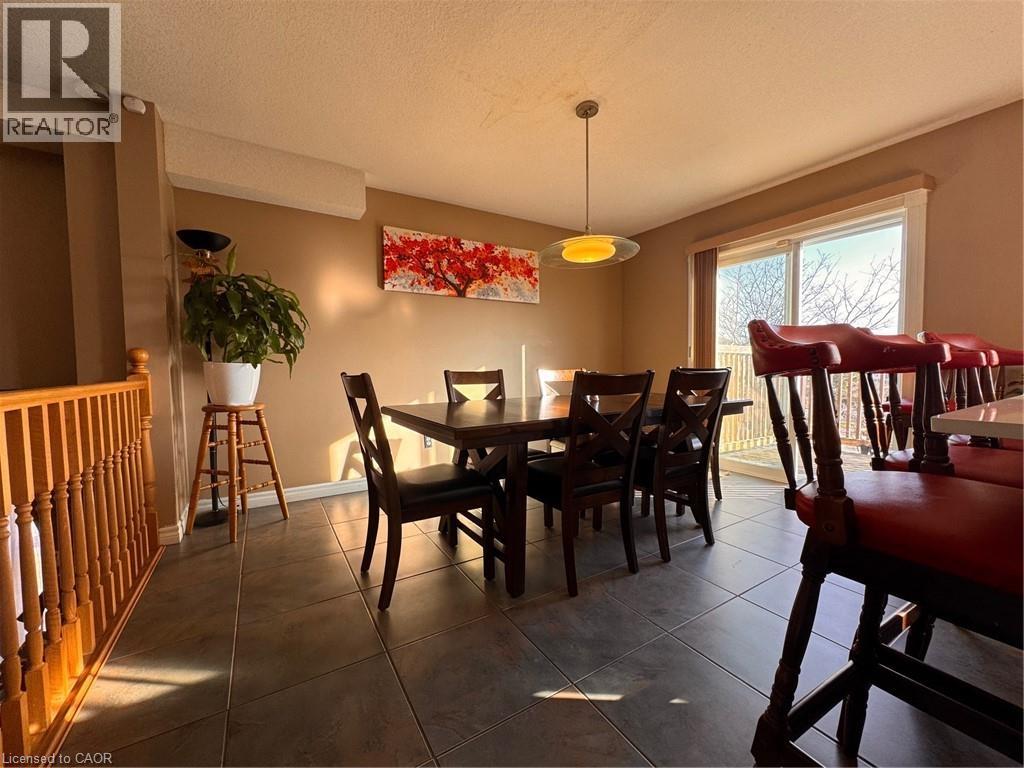 777 KARLSFELD Road, Waterloo, Ontario, N2T2X2 — Photo 4