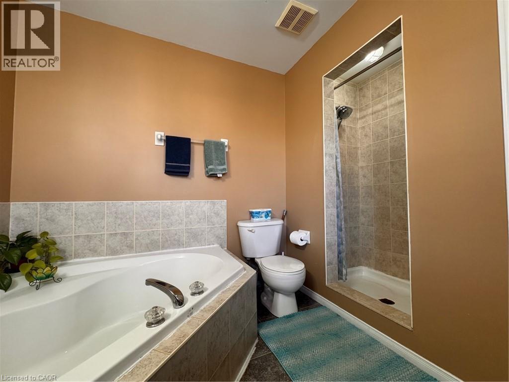 777 KARLSFELD Road, Waterloo, Ontario, N2T2X2 — Photo 5