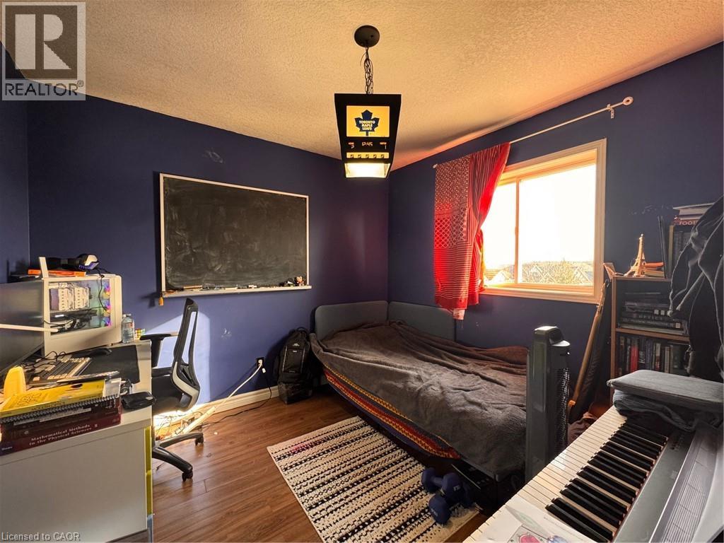 777 KARLSFELD Road, Waterloo, Ontario, N2T2X2 — Photo 8