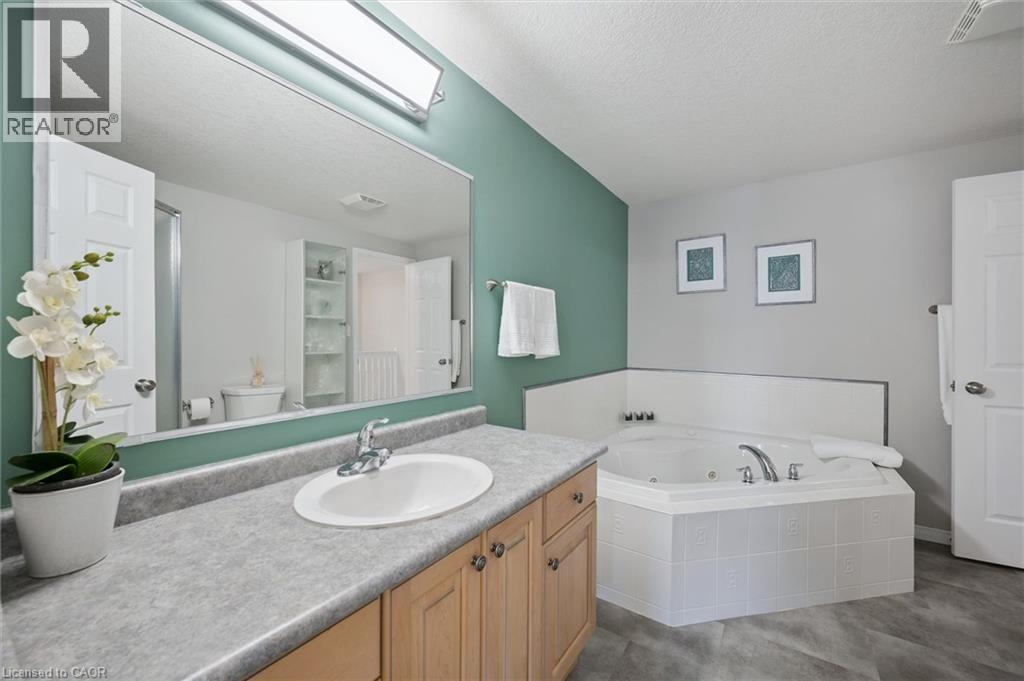 85 BANKSIDE Drive Unit# K61, Kitchener, Ontario, N2N3M4 — Photo 15
