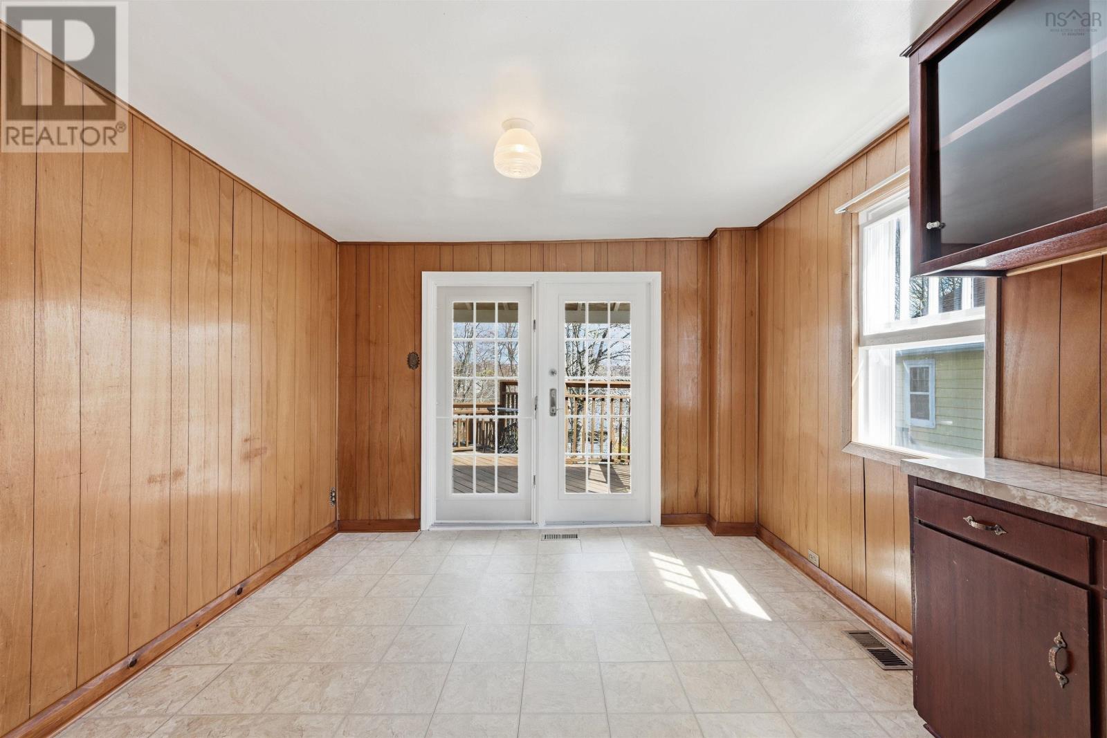 Property 37 of 48 of 241 Johnstone Avenue