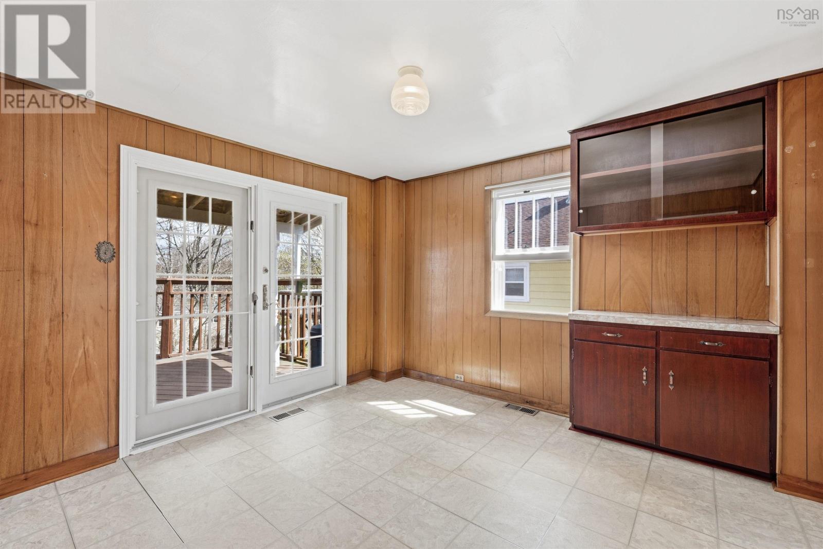 Property 43 of 48 of 241 Johnstone Avenue