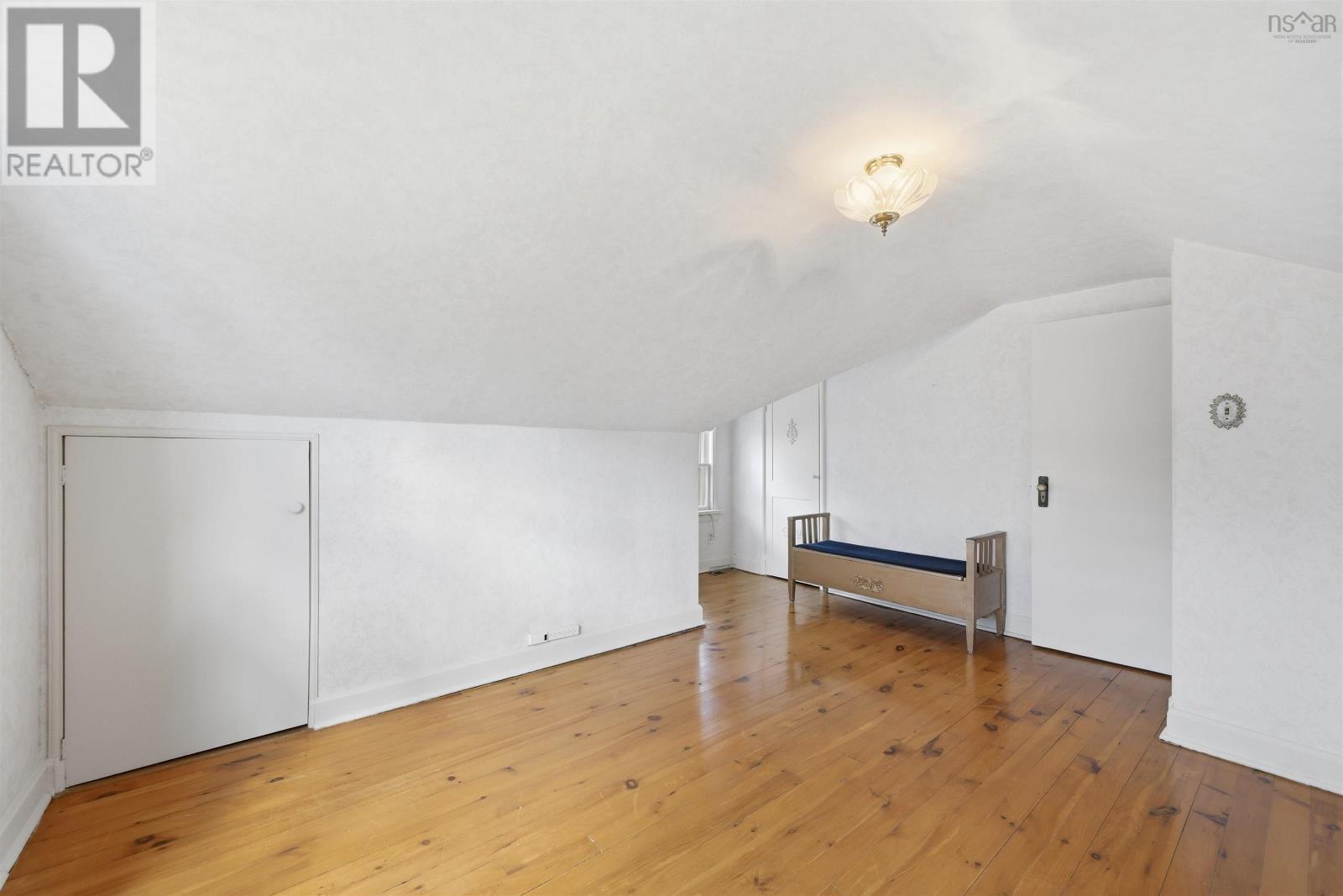 Property 25 of 48 of 241 Johnstone Avenue