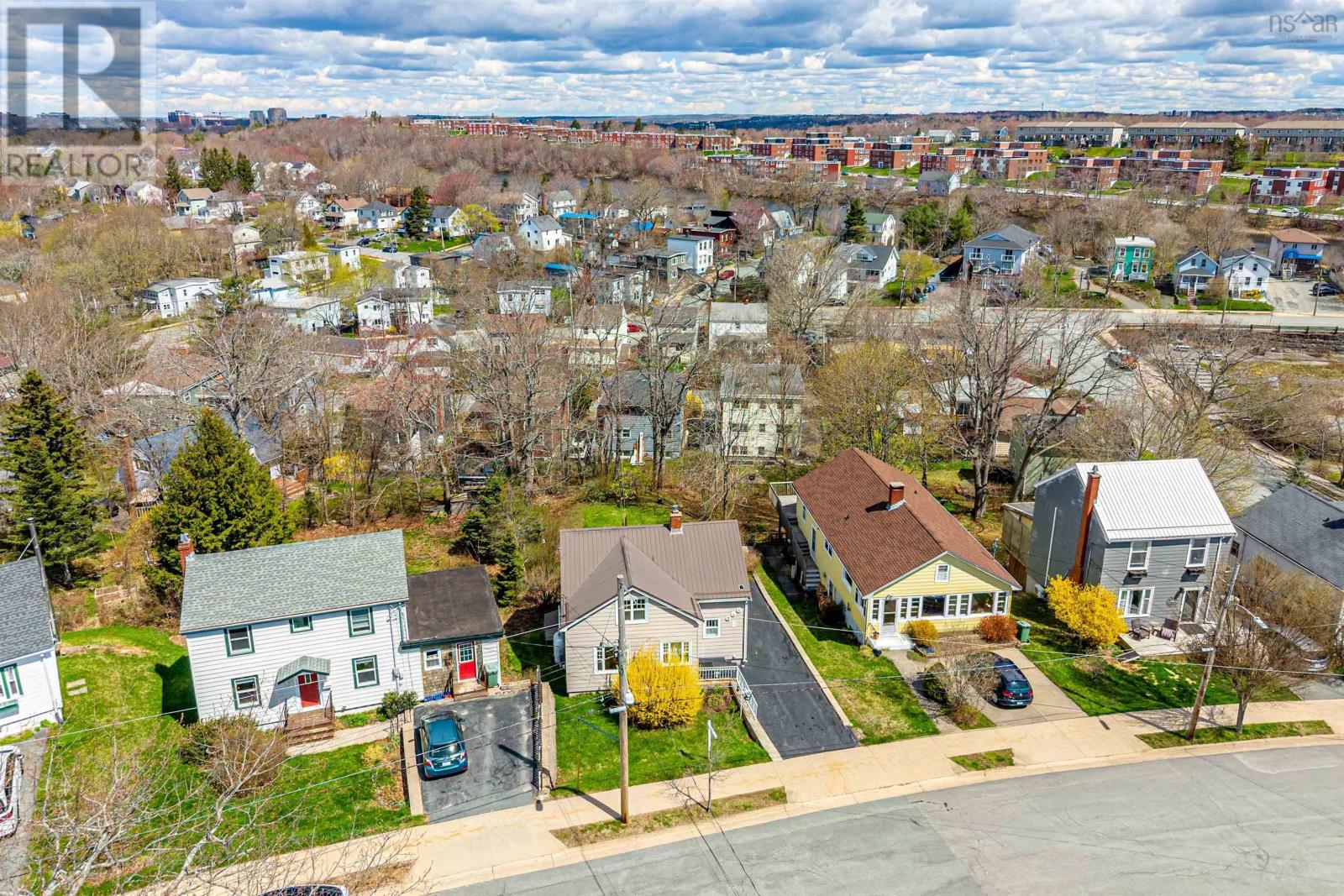 Property 29 of 48 of 241 Johnstone Avenue