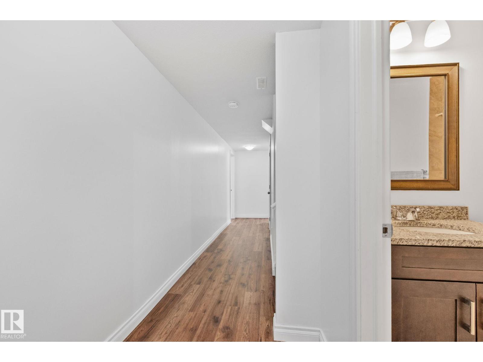 10813 66 AV NW - 33