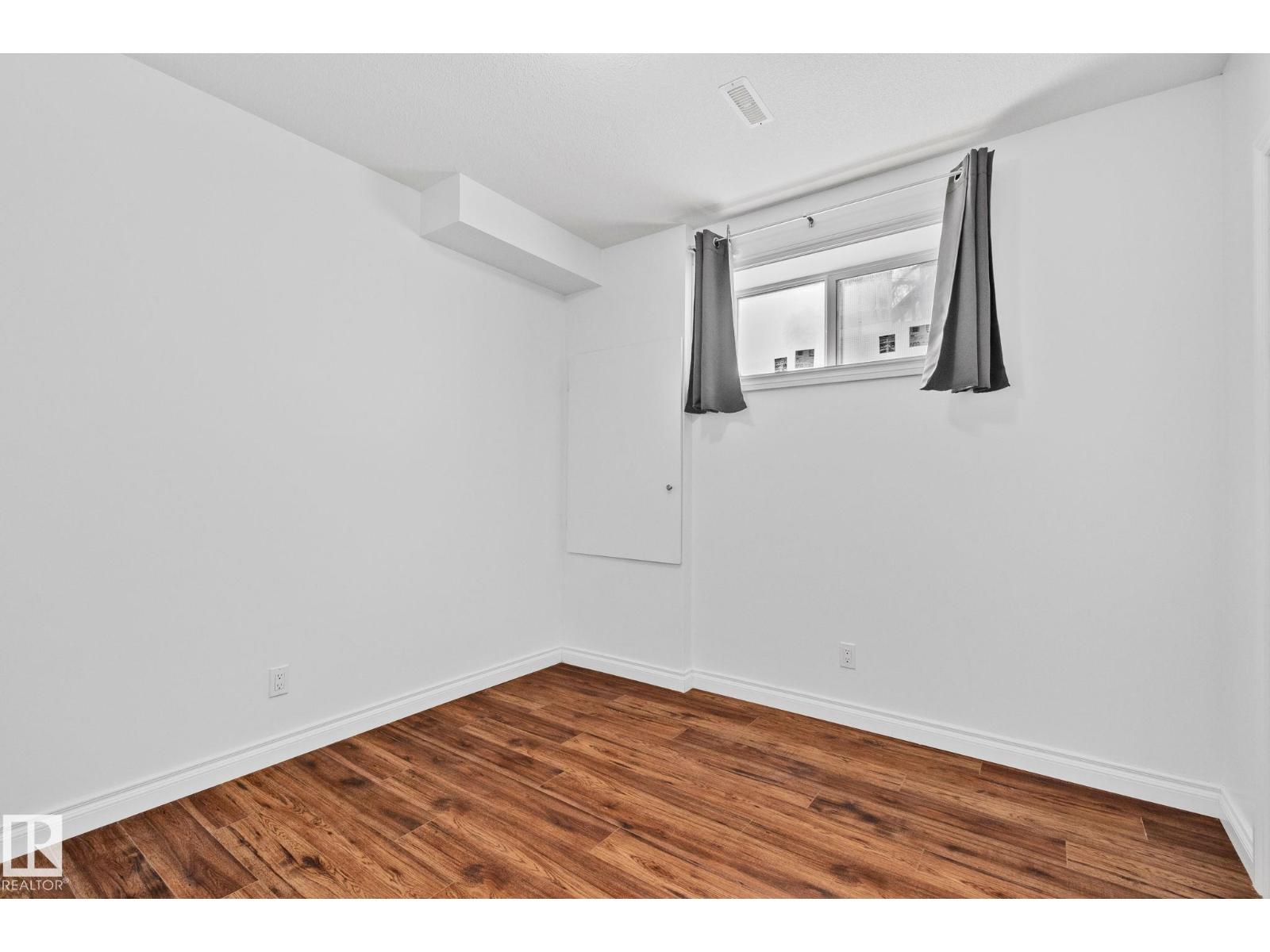10813 66 AV NW - 39