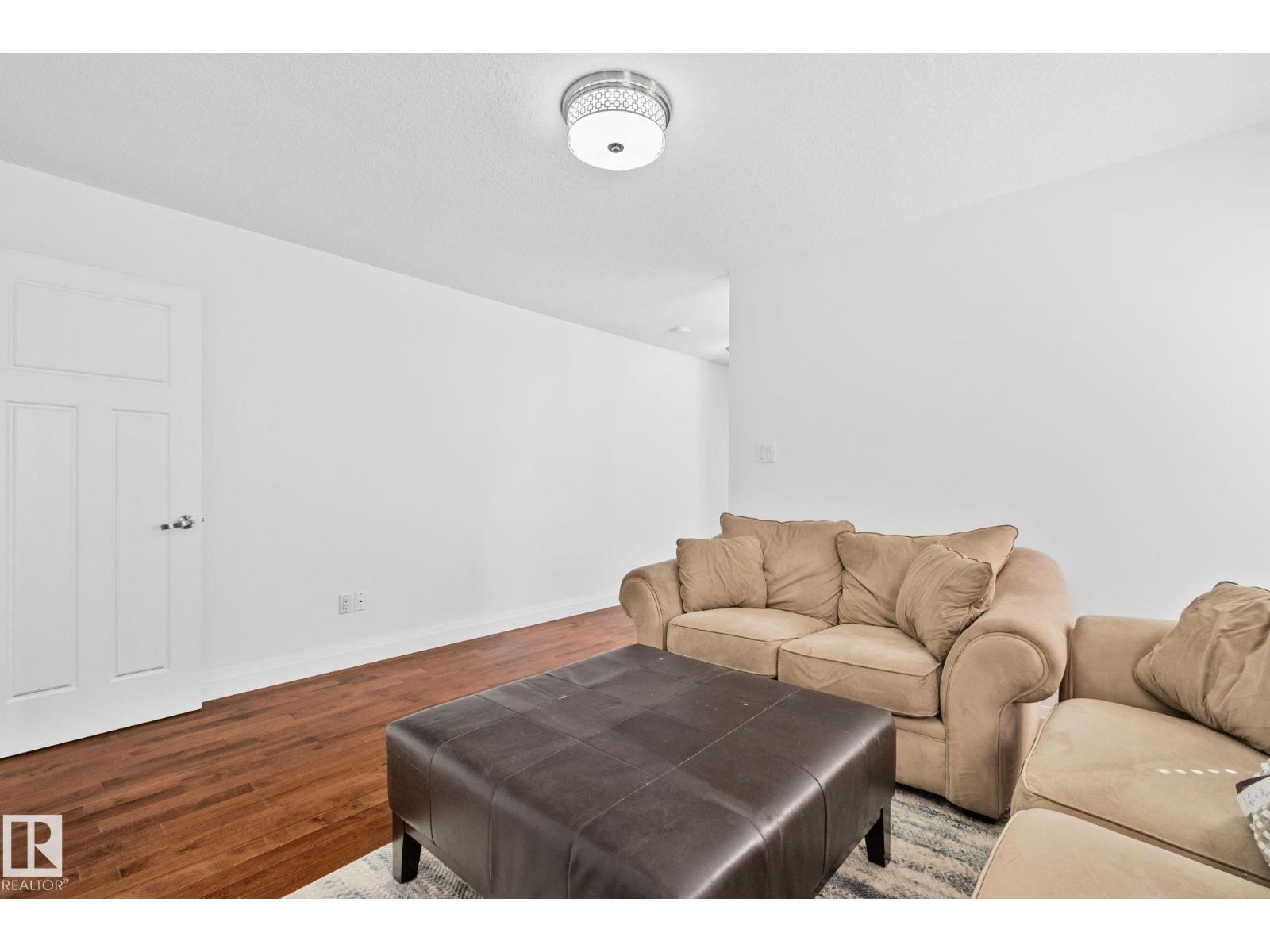 10813 66 AV NW - 6