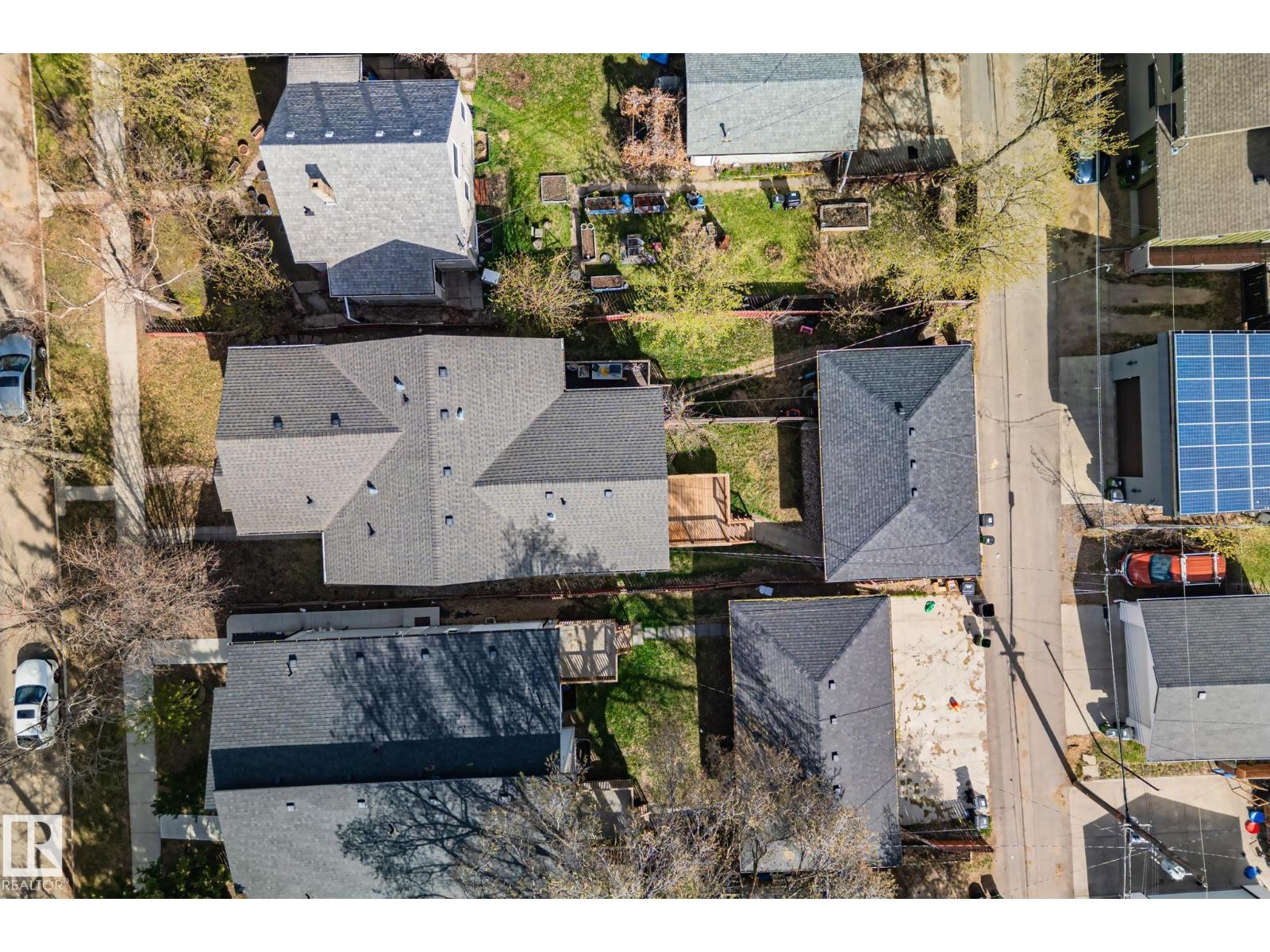 10813 66 AV NW - 62