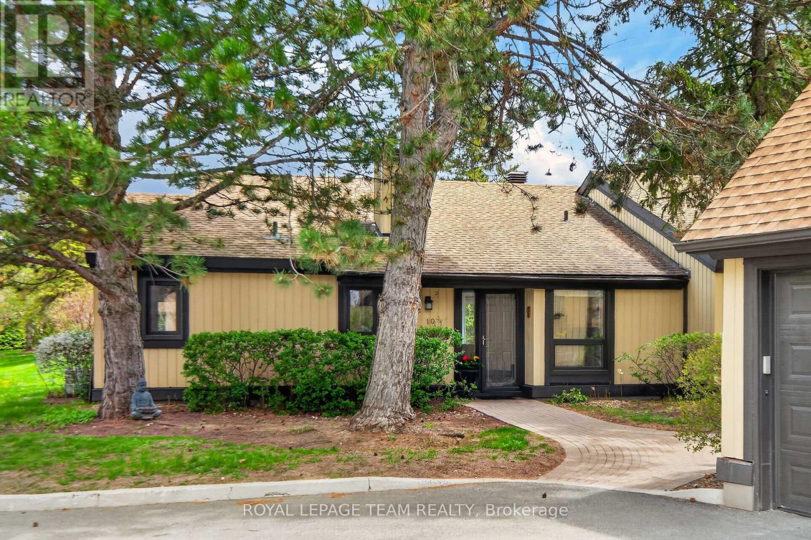 Adult lifestyle bungalow living in Amberwood.