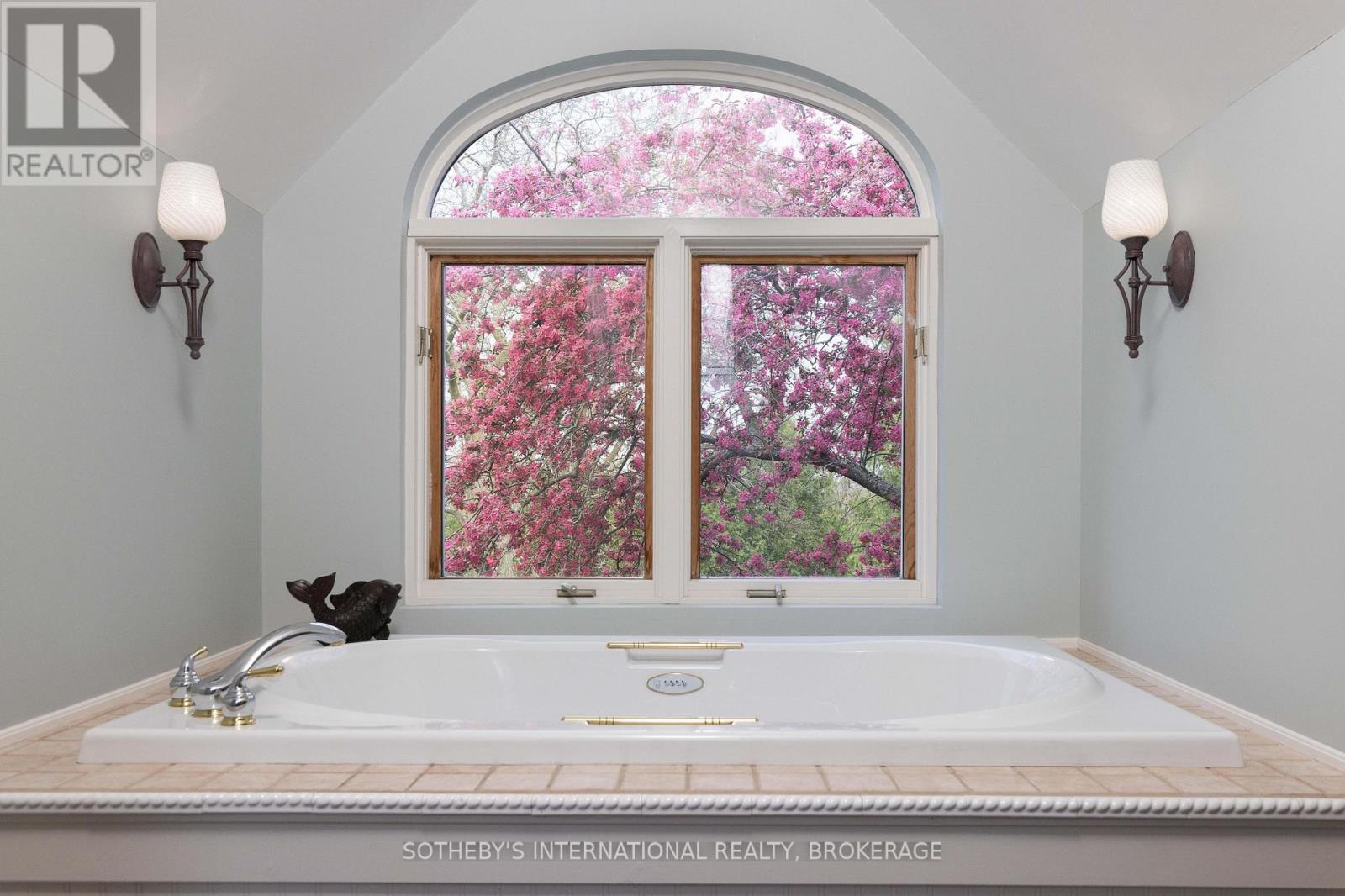 15906 NIAGARA PARKWAY - 35
