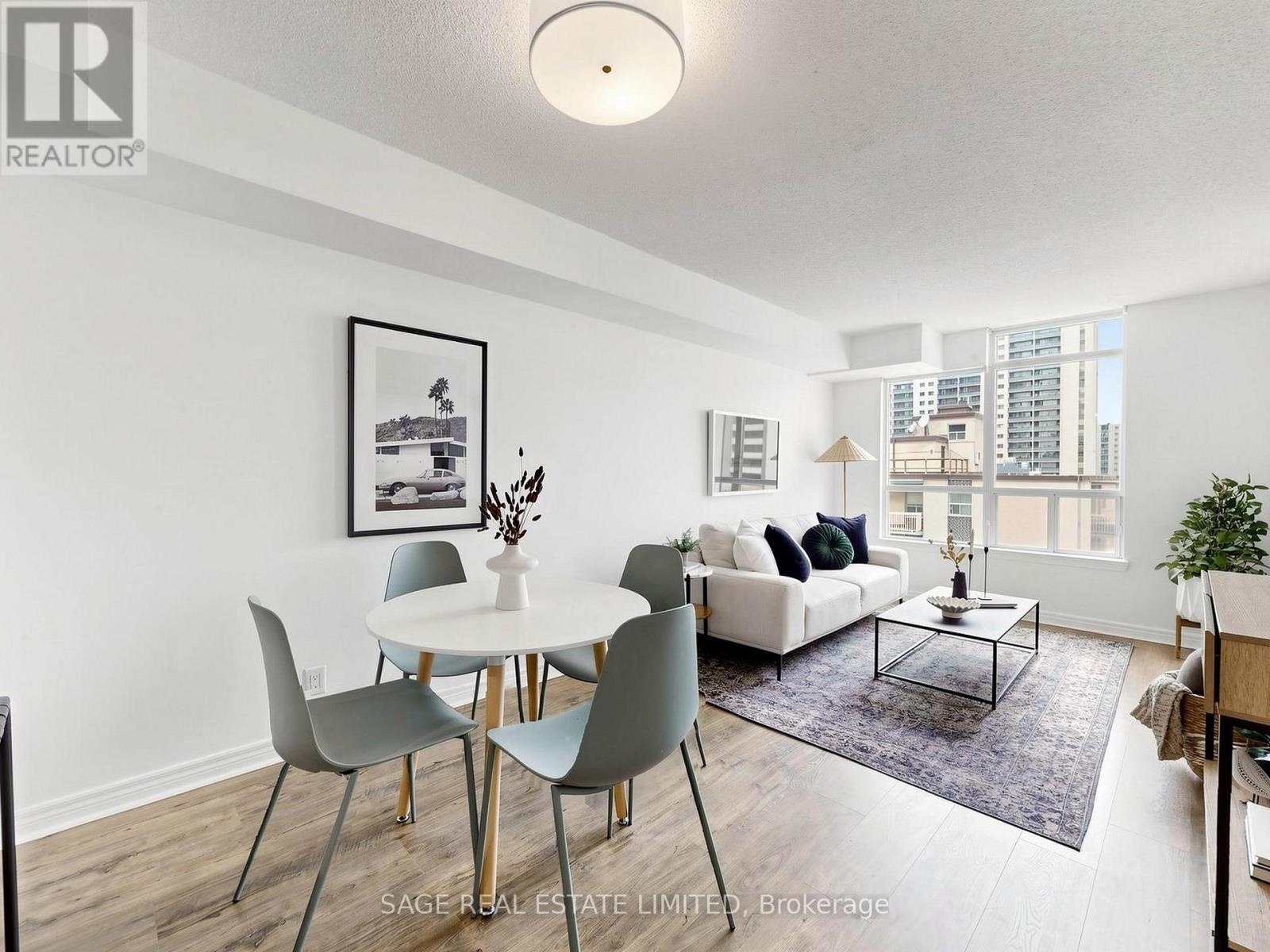 #811 225 WELLESLEY STREET E - 1