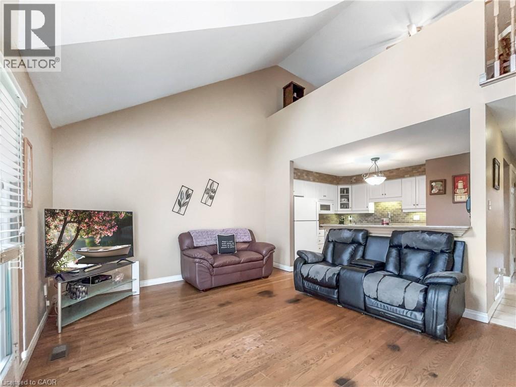 47 DYNASTY Avenue, Stoney Creek, Ontario, L8G4Z5 — Photo 10