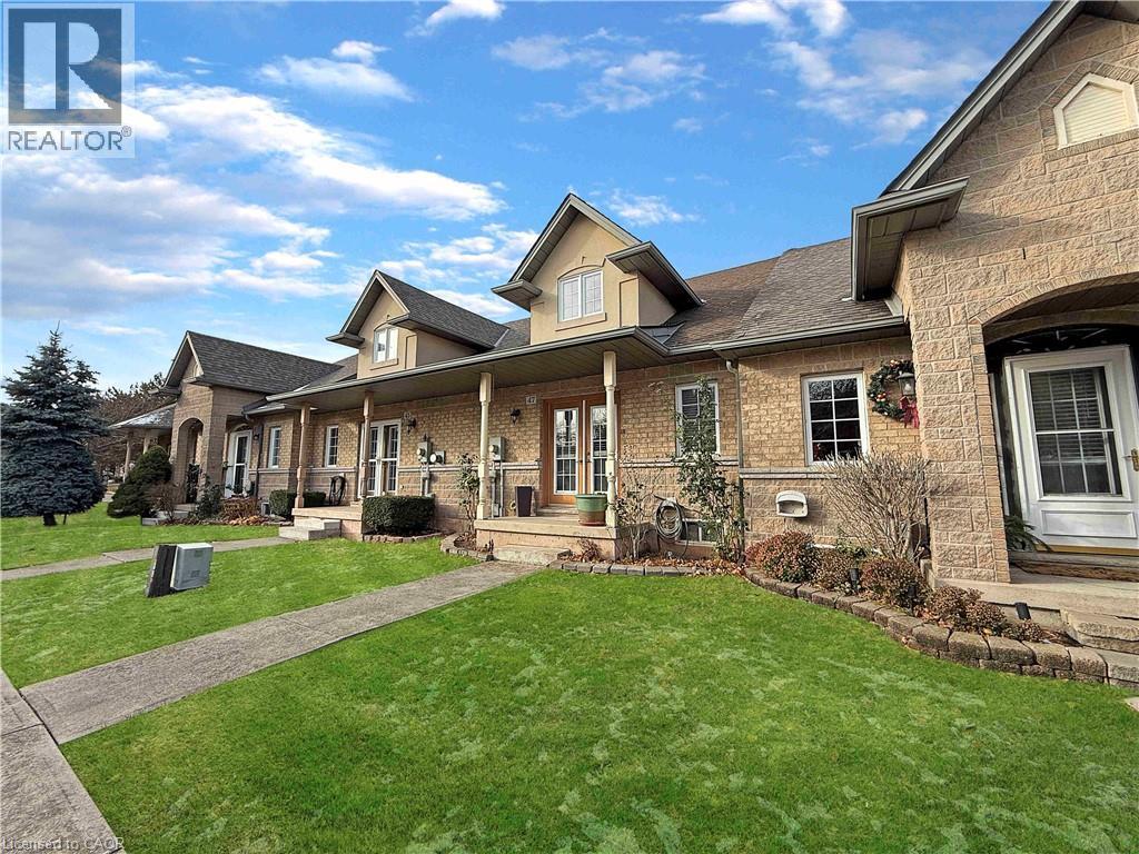 47 DYNASTY Avenue, Stoney Creek, Ontario, L8G4Z5 — Photo 3