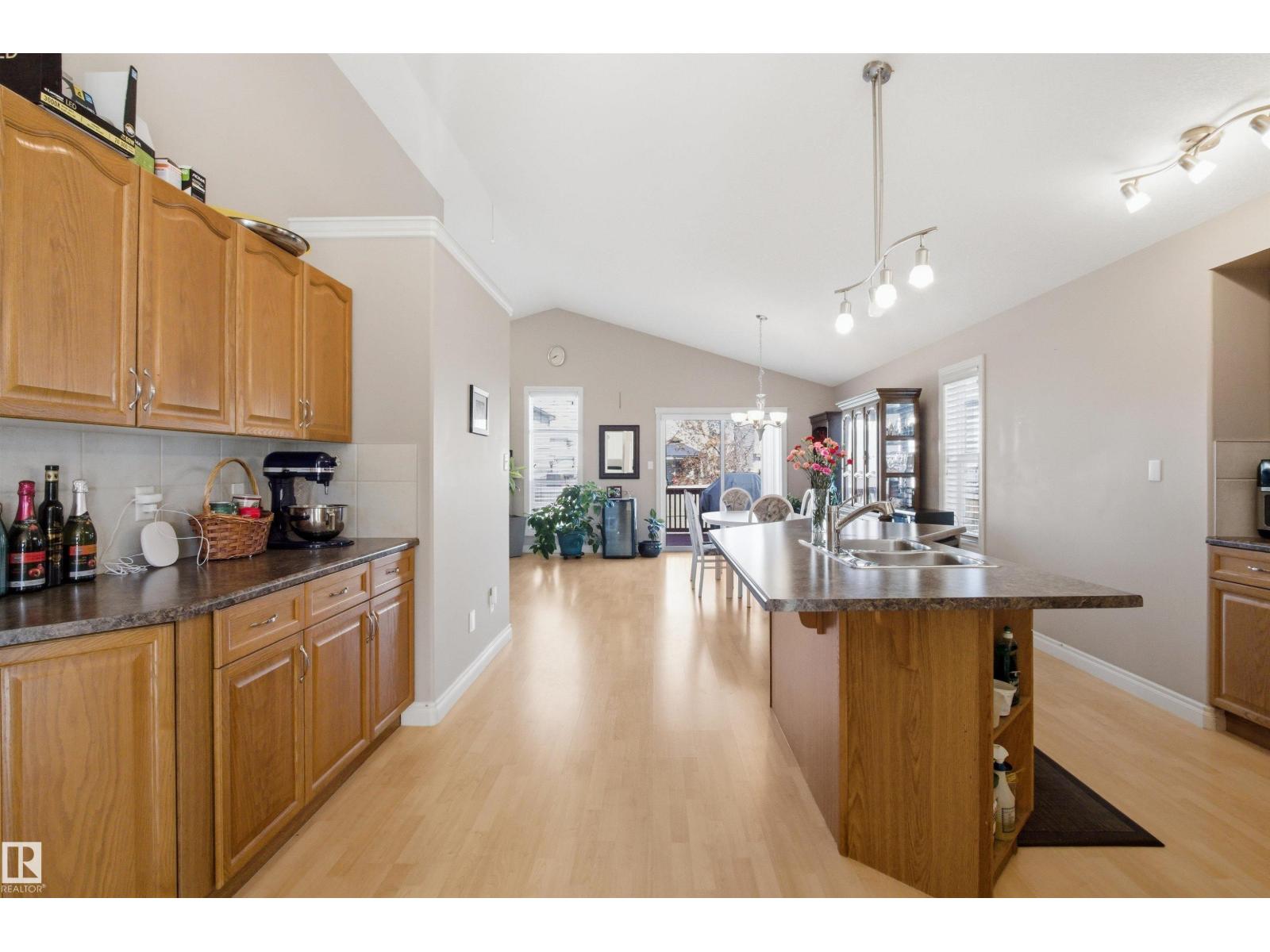16204 48 ST NW - 5