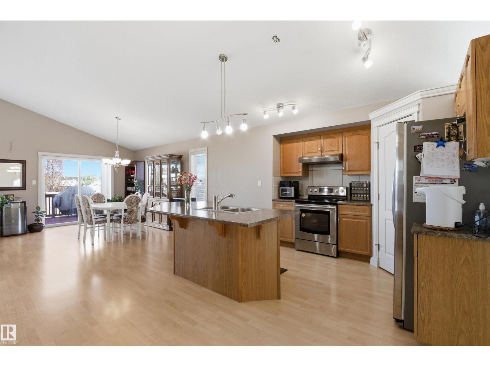16204 48 ST NW - 6