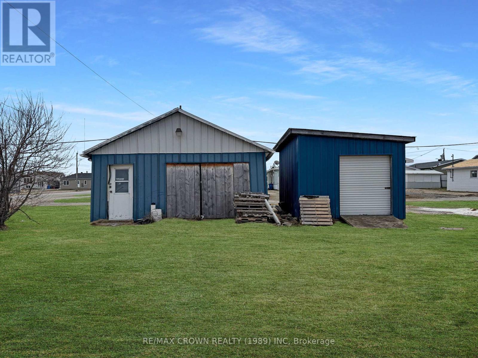 135 QUEEN STREET - 23