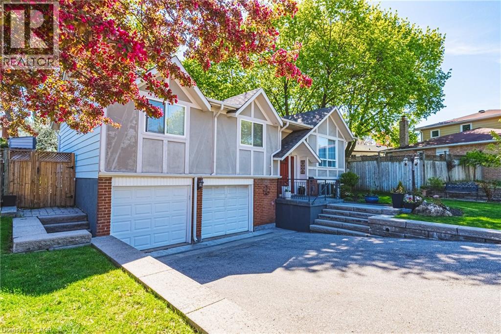 2231 SANDRINGHAM Drive, Burlington, Ontario, L7P3E6 — Photo 2