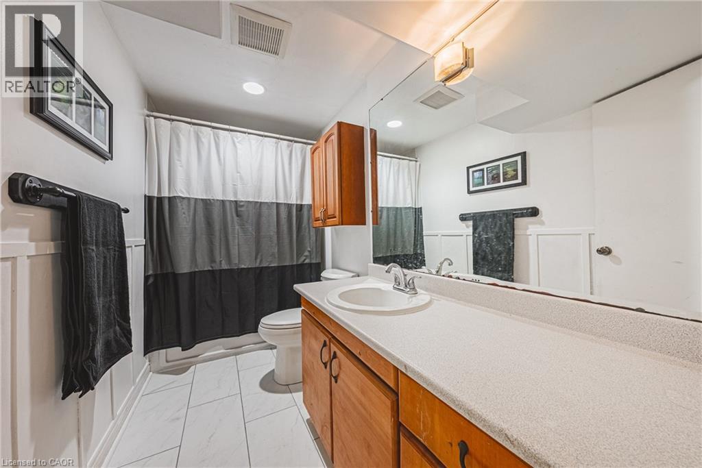 2231 SANDRINGHAM Drive, Burlington, Ontario, L7P3E6 — Photo 24