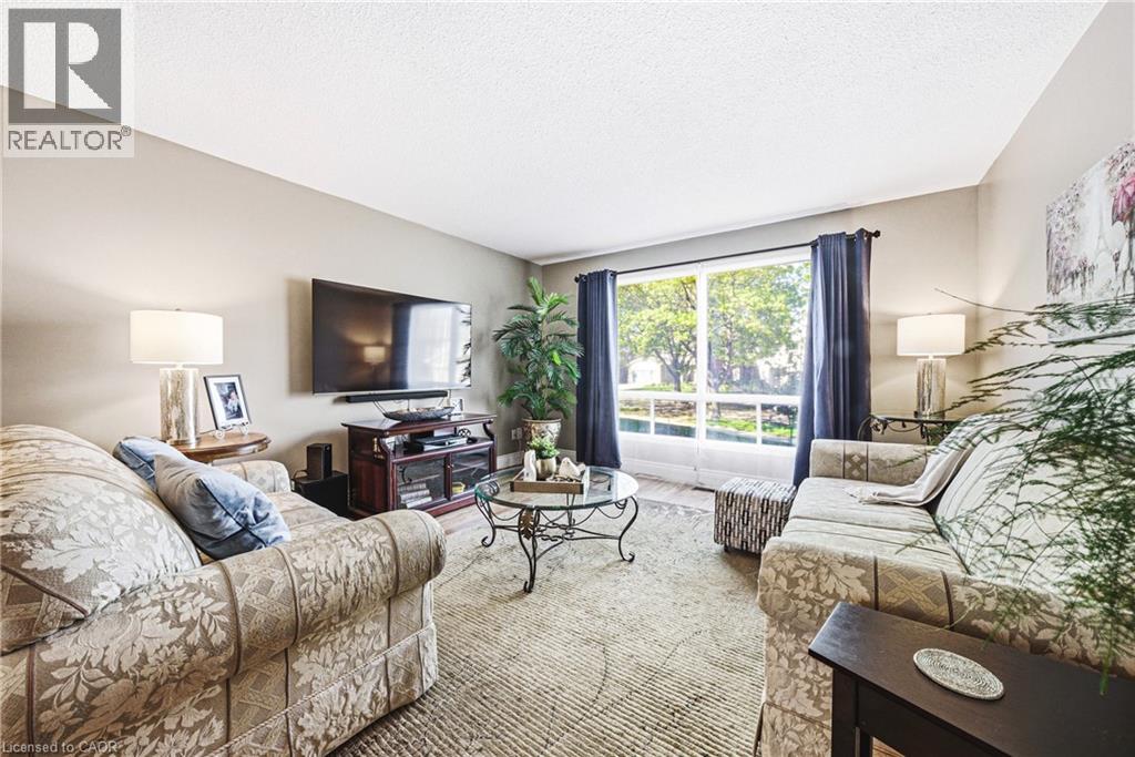 2231 SANDRINGHAM Drive, Burlington, Ontario, L7P3E6 — Photo 5