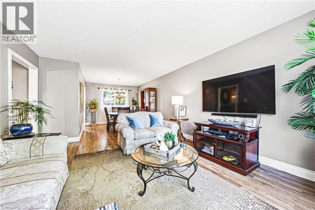 2231 SANDRINGHAM Drive, Burlington, Ontario, L7P3E6 — Photo 6