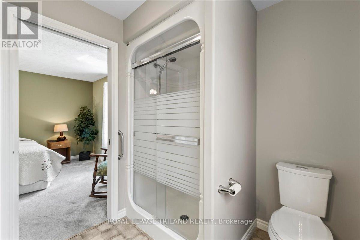 272 4TH STREET CRESCENT - 15