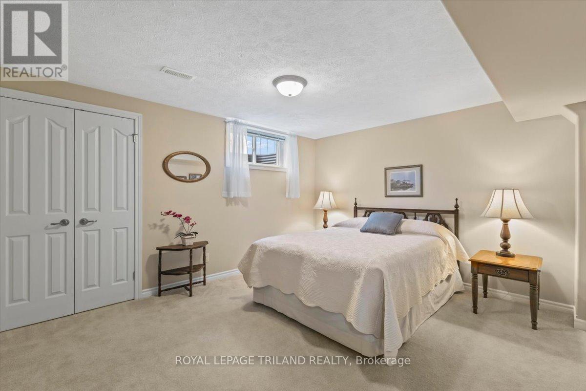 272 4TH STREET CRESCENT - 21