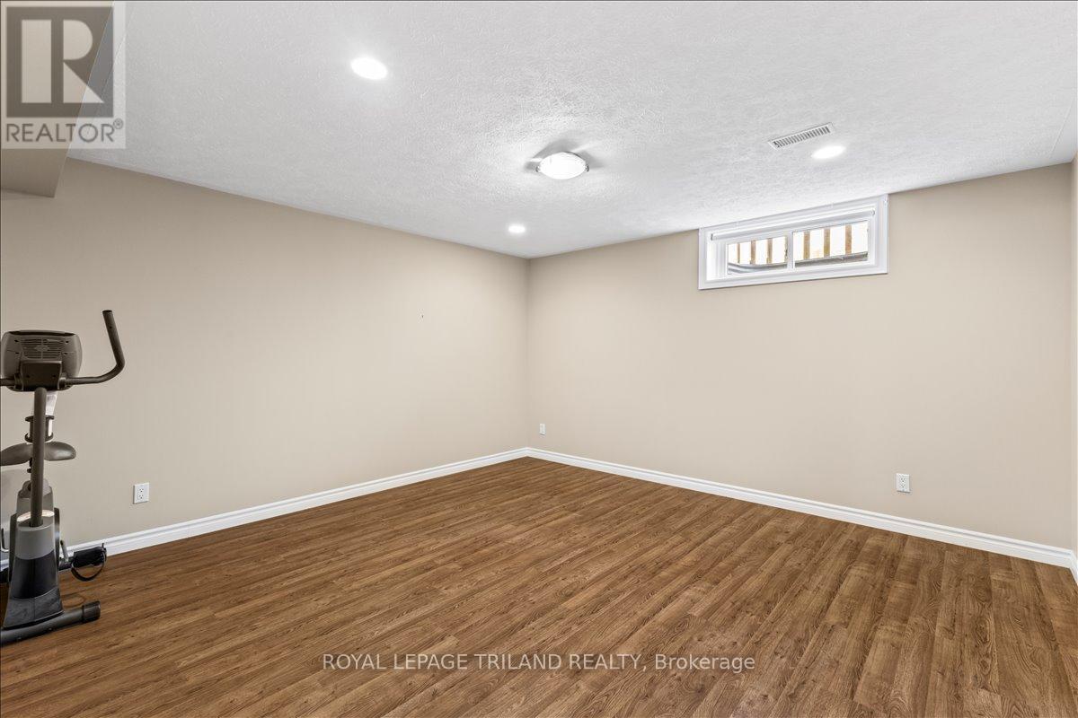 272 4TH STREET CRESCENT - 22