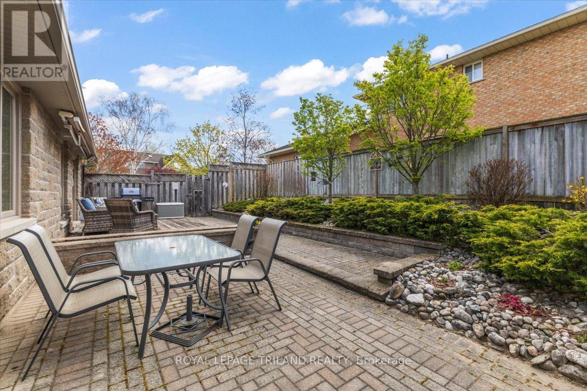 272 4TH STREET CRESCENT - 3