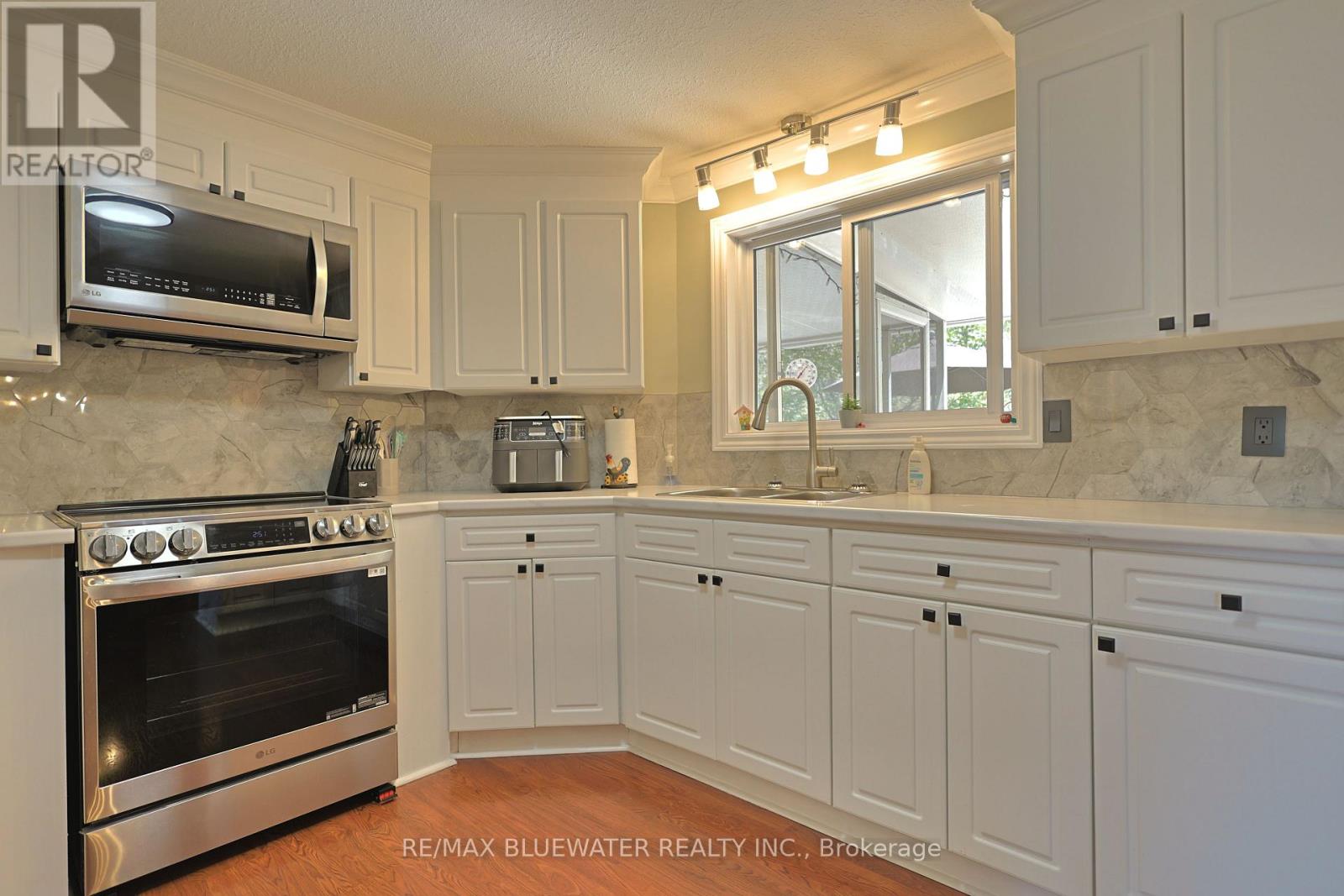 350 SHANNON BOULEVARD - 23