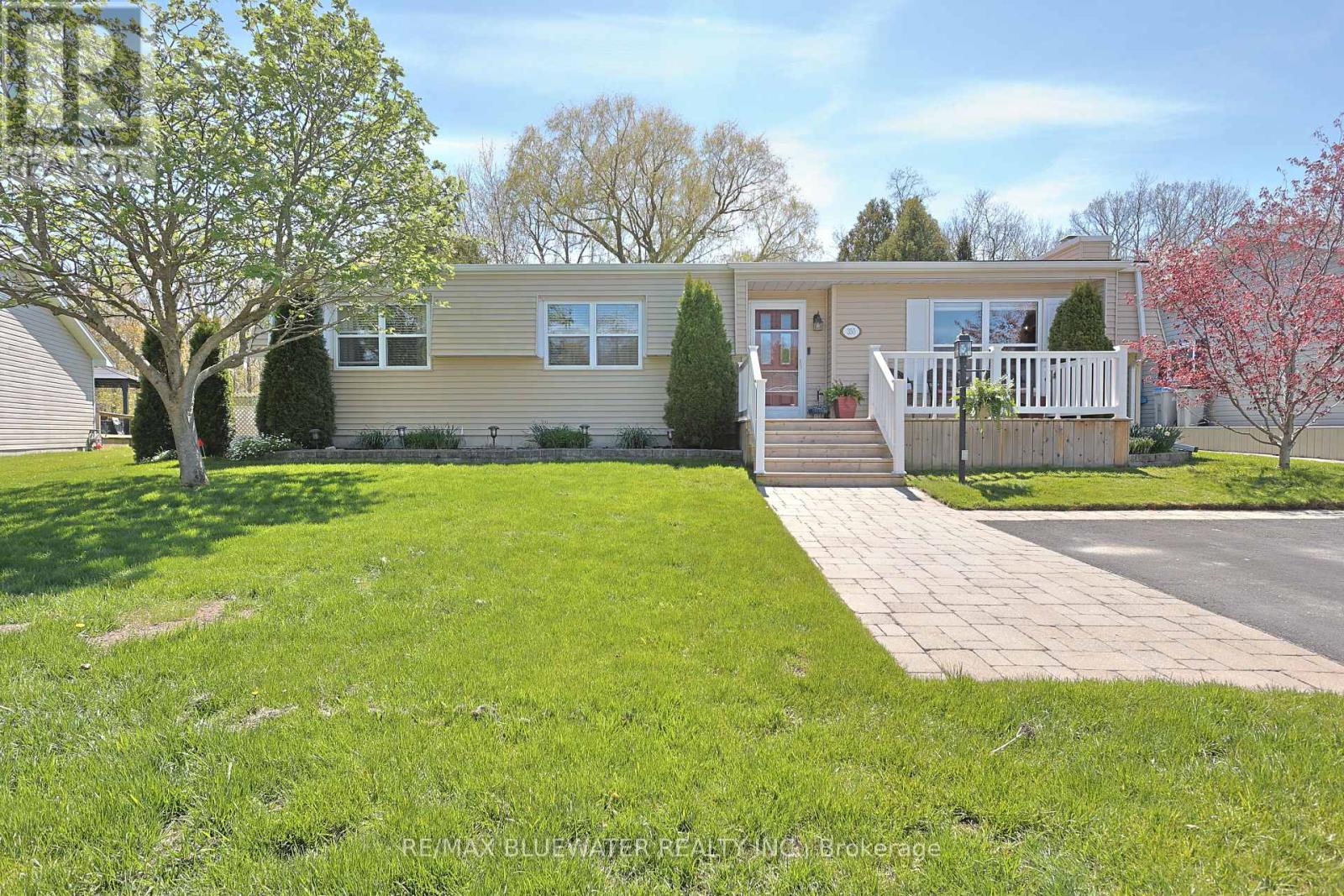 350 SHANNON BOULEVARD - 8