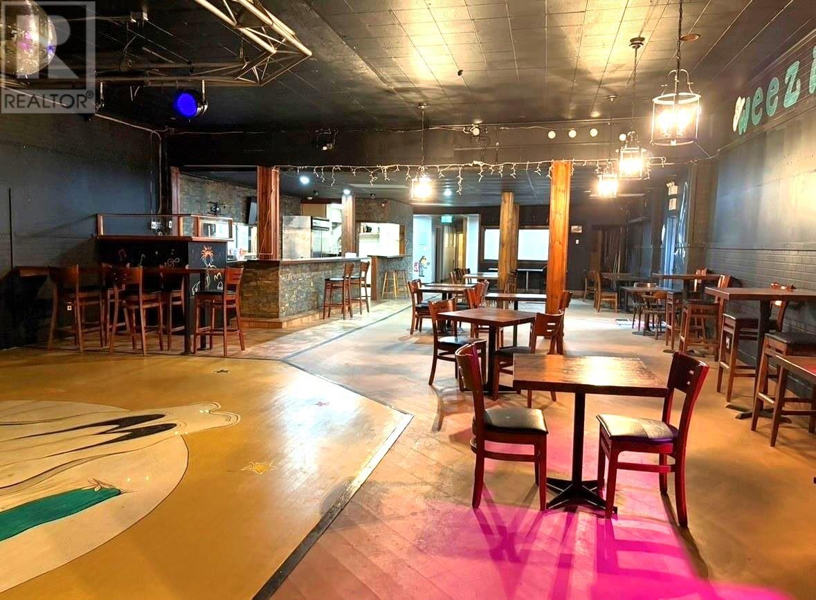 Bar/Dancing Floor